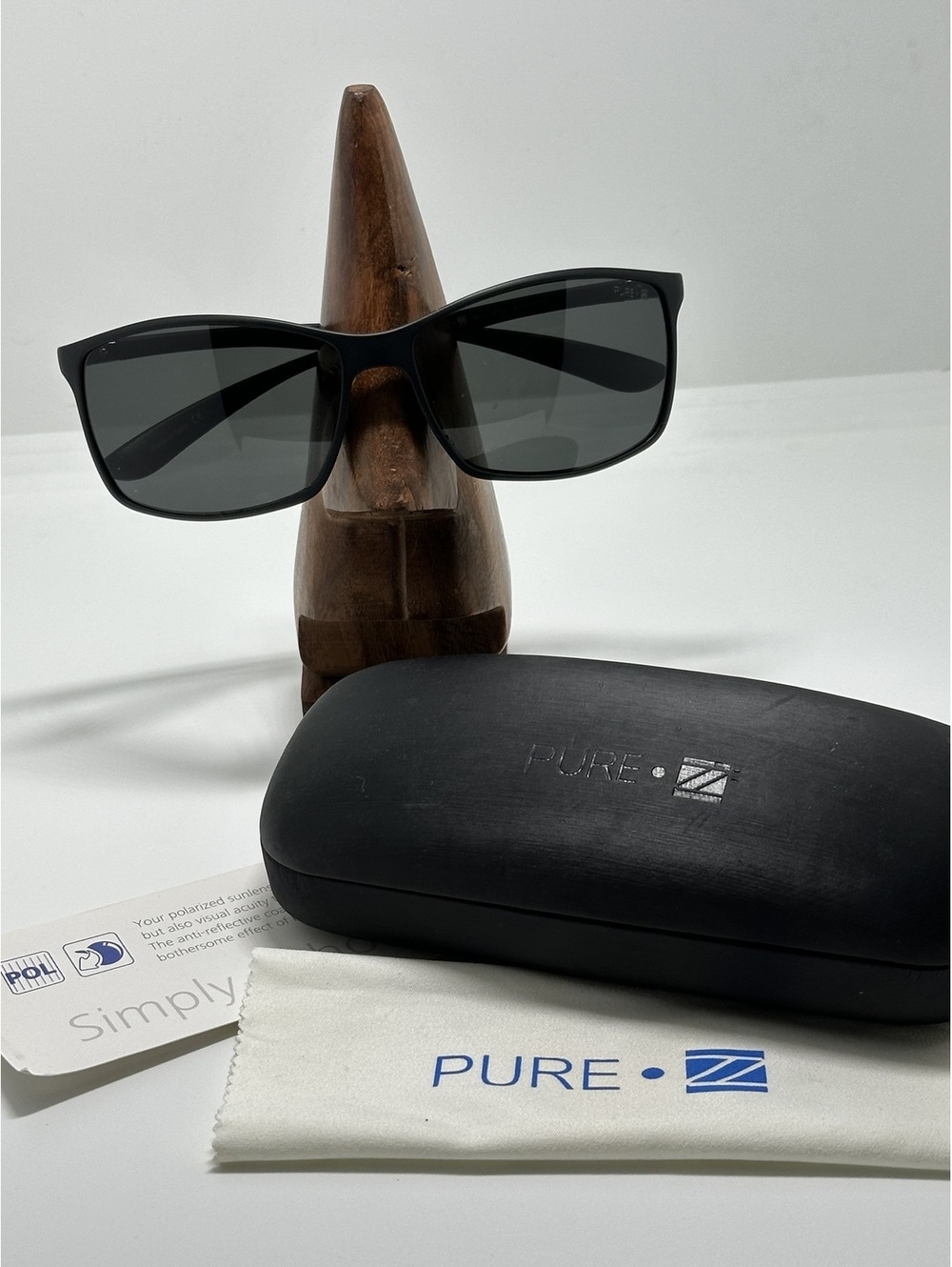 Pure Black Polarized Sunglasses with Case and Cleaning Cloth